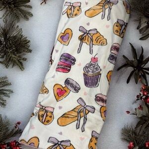 BETSEY JOHNSON Pastry Dessert Throw Blanket With Purple Ribbons 50x70” NEW